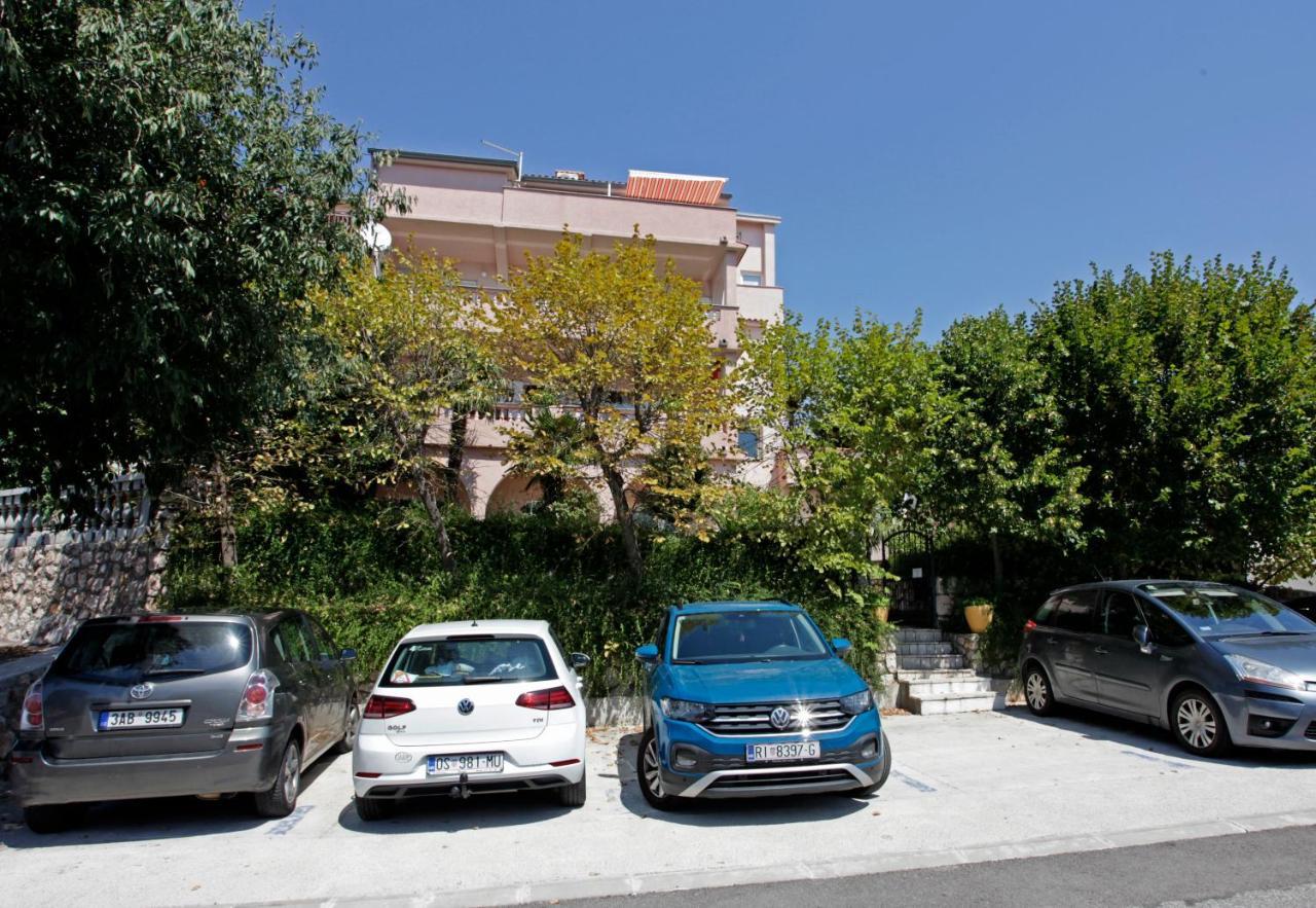 App St Marin View נובי ווינודולסקי מראה חיצוני תמונה