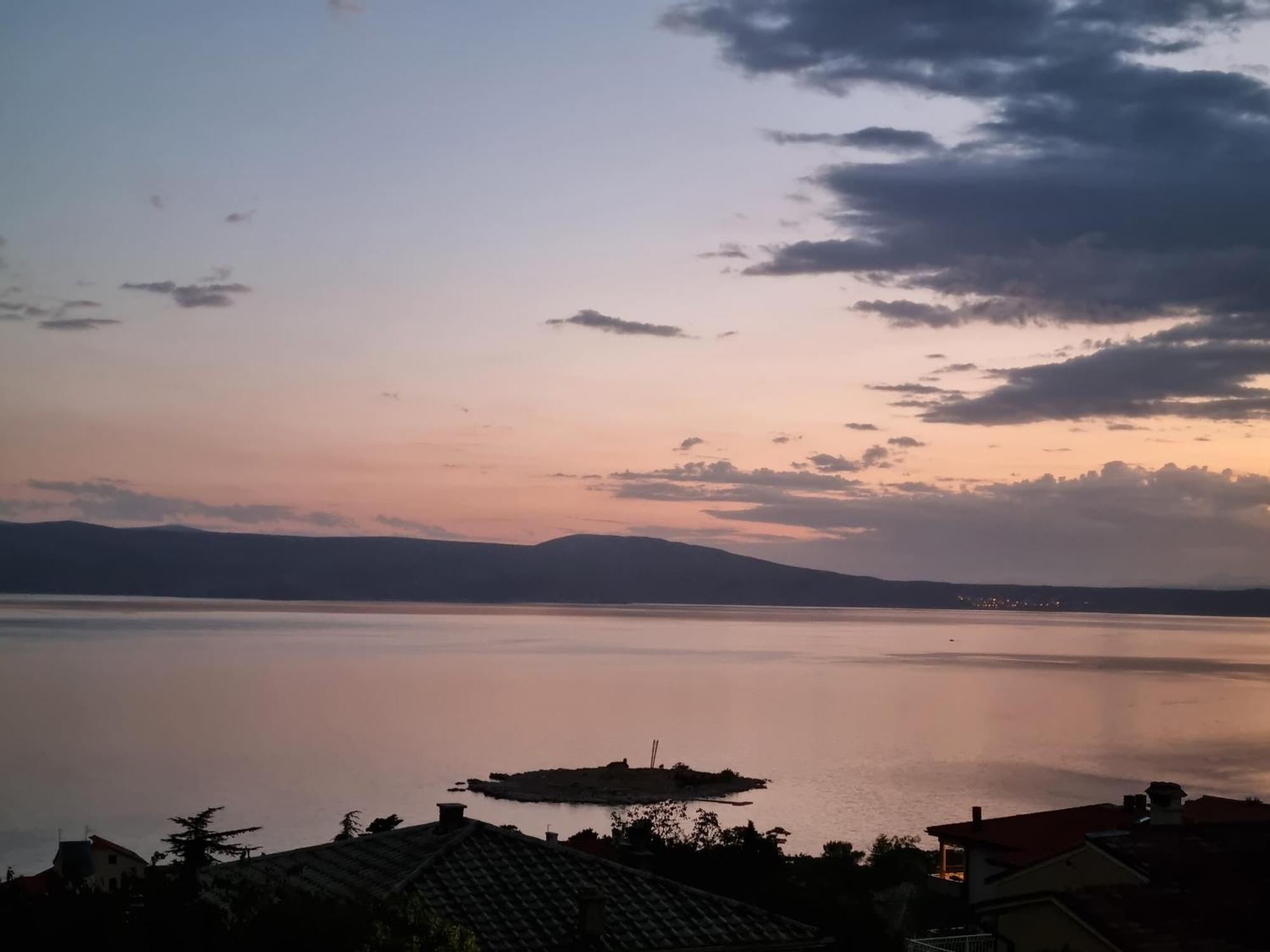 App St Marin View נובי ווינודולסקי מראה חיצוני תמונה