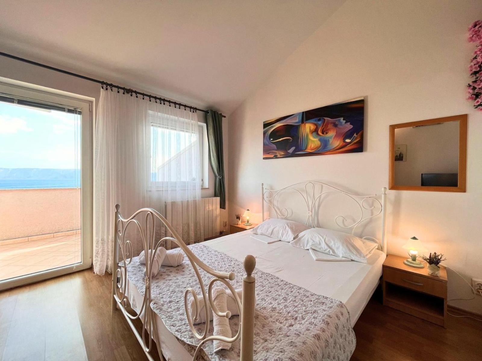 App St Marin View נובי ווינודולסקי מראה חיצוני תמונה